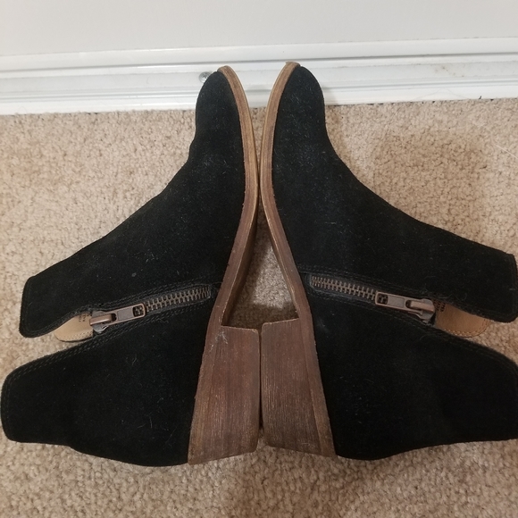 Splendid Hamptyn Black Suede Ankle Boots - Picture 7 of 9